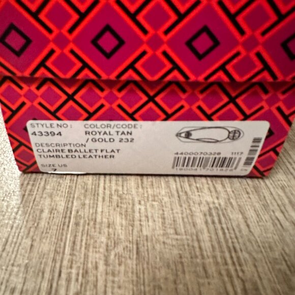 Tory Burch Logo Claire Ballet Flat Tumbled Leather - Picture 8 of 9